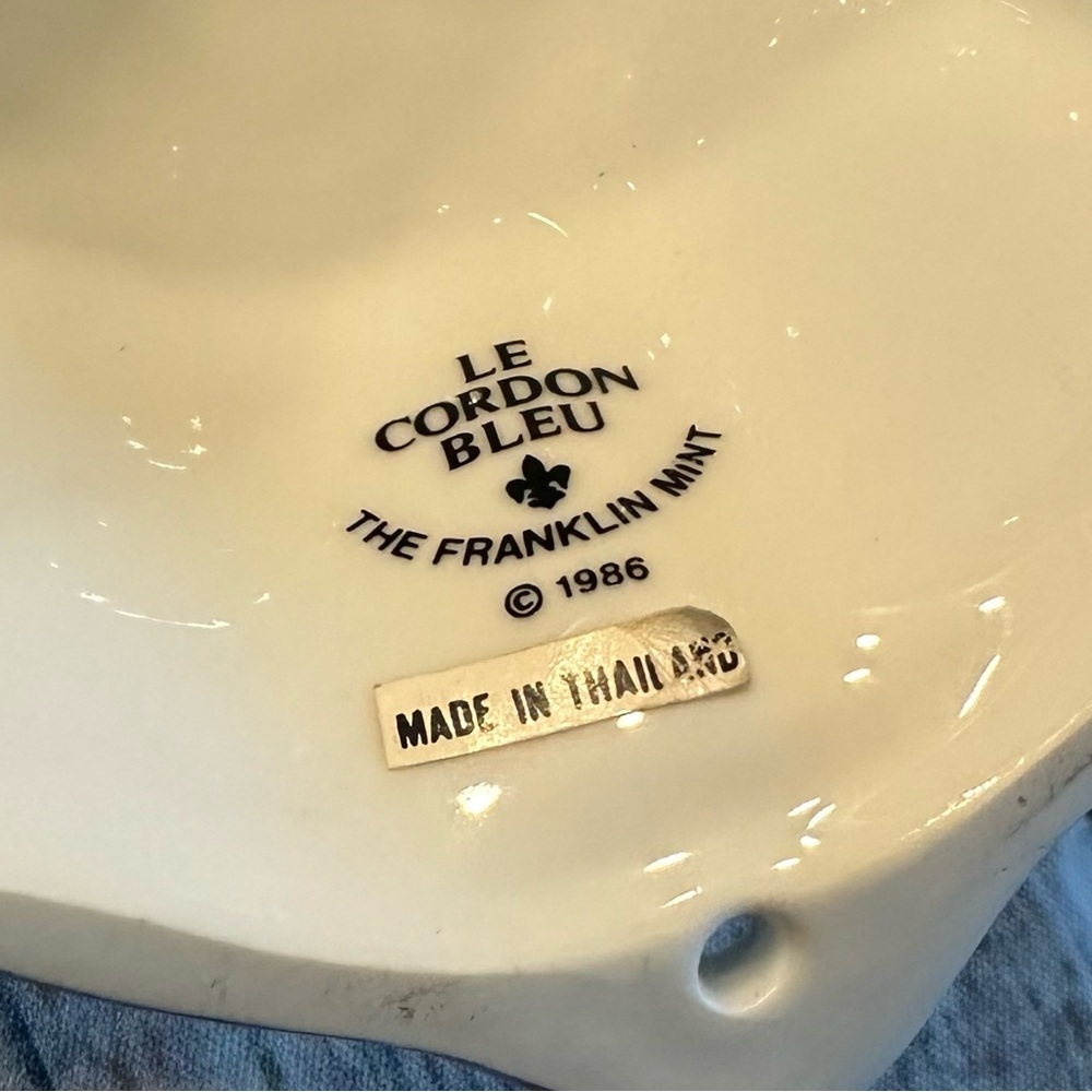 The Franklin Mint • Le Cordon Bleu Jello Molds • Set of Three • Collectibles - Picture 6 of 16